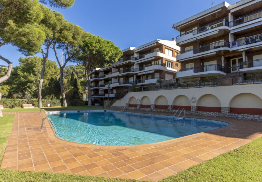 Well-maintained seaside villa managed for resort owners